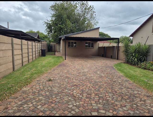 2 BEDROOM HOUSE RENTED IN BRAKPAN CENTRAL